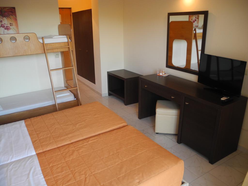Pegasus Hotel โรดา ภายนอก รูปภาพ